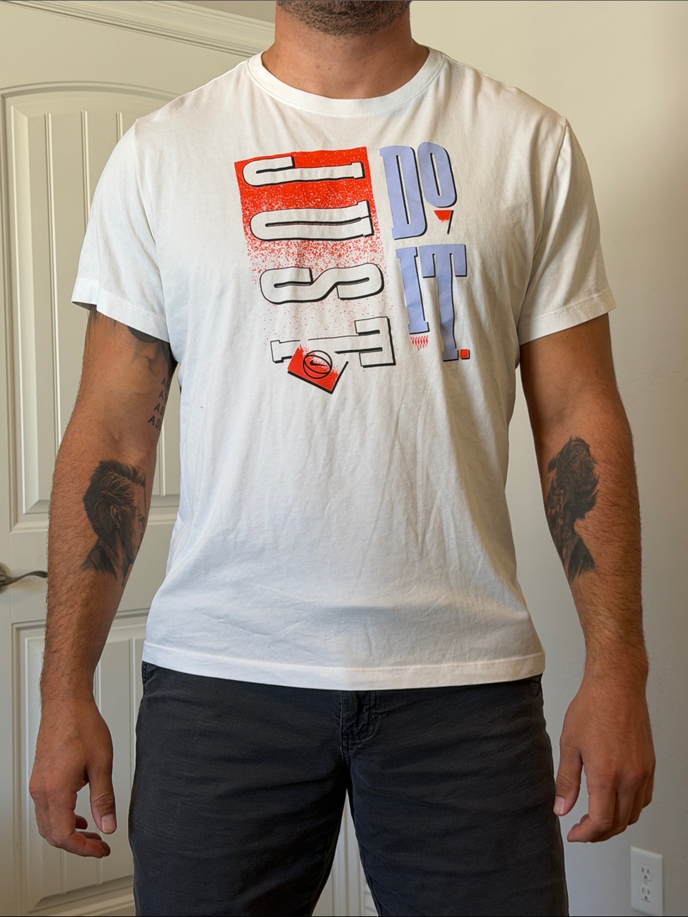 Nike Men’s White Graphic 'Just Do It' Crewneck Dri-fit T-Shirt